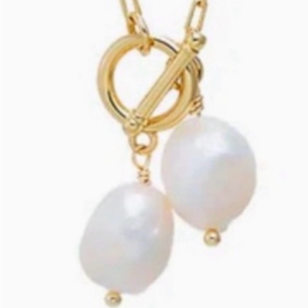 Eden Paperclip Baroque Pearl Toggle Necklace 
NWT Retail $94.00 - Picture 3 of 6